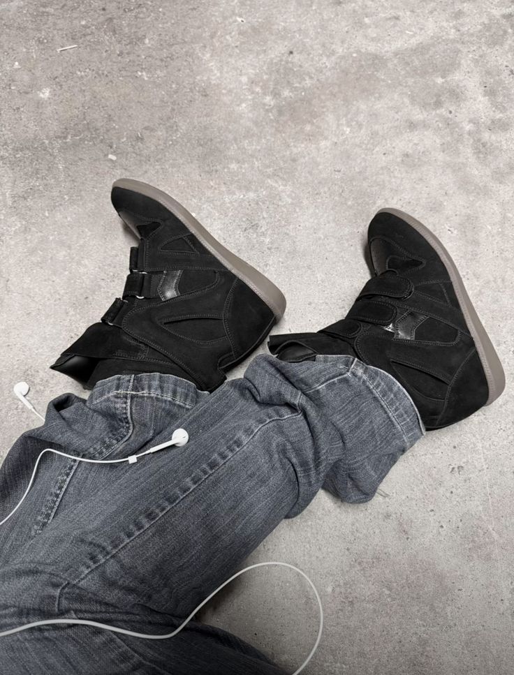 10'S WEDGE SNEAKER IN BLACK