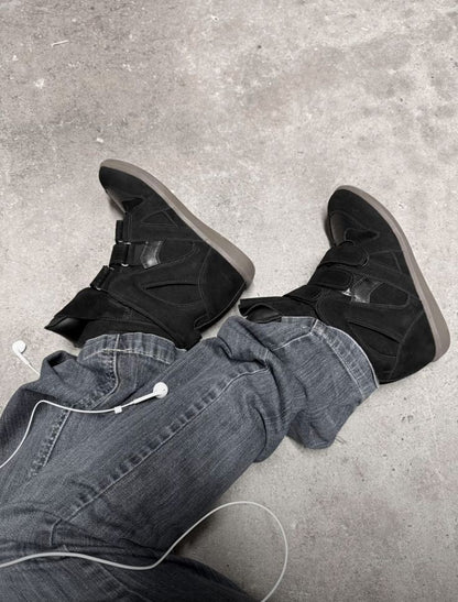 10'S WEDGE SNEAKER IN BLACK